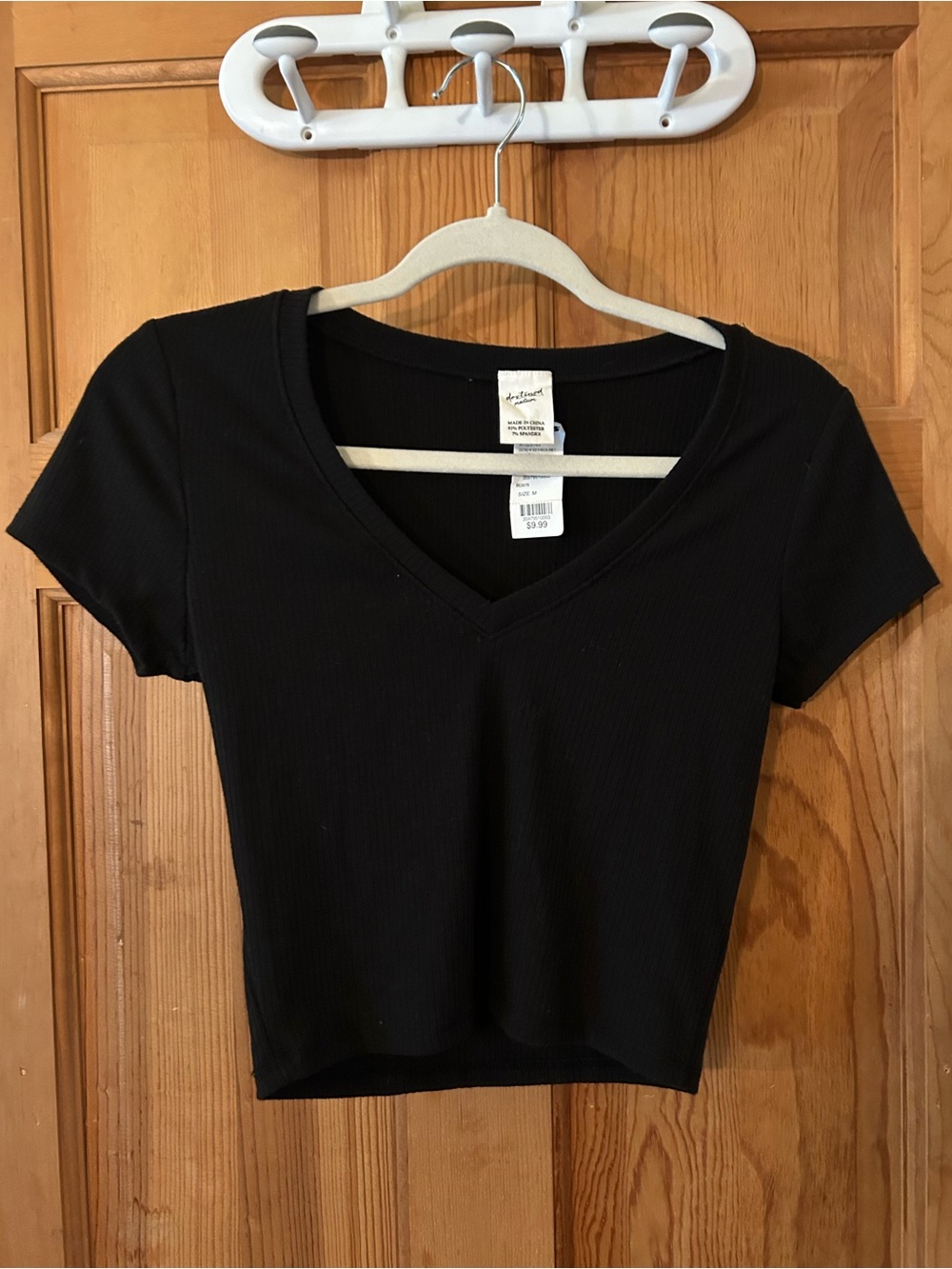 Tilly's Black Ribbed V-Neck Crop Top